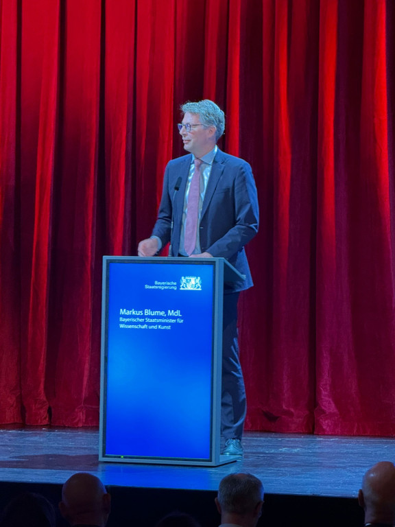 Regensburg wird Staatstheater &ndash; und wir als &Auml;rztenetz leisten unseren Beitrag