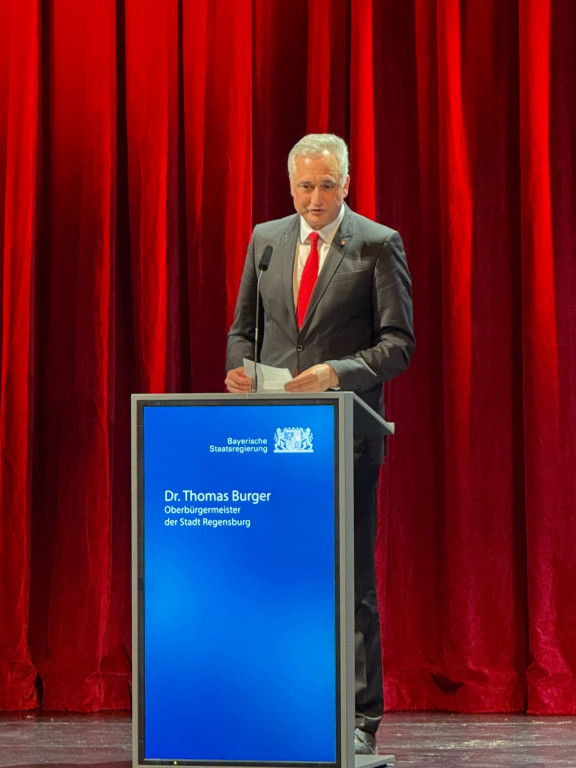 Regensburg wird Staatstheater &ndash; und wir als &Auml;rztenetz leisten unseren Beitrag